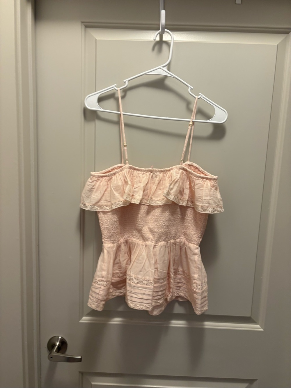 Light Pink Peach Smocked Ruffle Peplum Cami Top Vineyard Vines NWT Size M - Picture 3 of 7